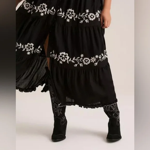 Torrid Festi Embroidered Boho Black White Tiered Maxi Dress Plus Size 2X Nwt - Picture 3 of 3